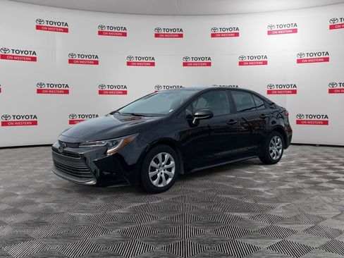 Used 2024 Toyota Corolla LE FWD image 7