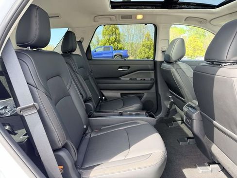 New 2026 Nissan Pathfinder SL AWD/4WD image 11