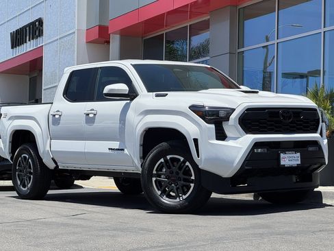 Used 2026 Toyota Tacoma TRD Sport AWD/4WD image 2