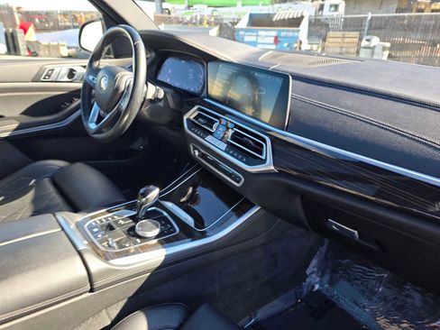 Used 2023 BMW X5 xDrive45e image 12