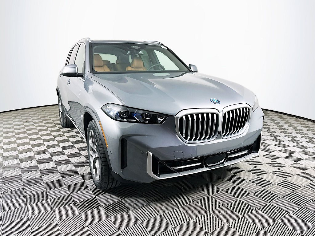 Used 2026 BMW X5 xDrive50e AWD/4WD image 2