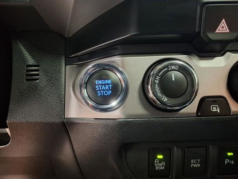 Used 2023 Toyota Tacoma Limited image 16