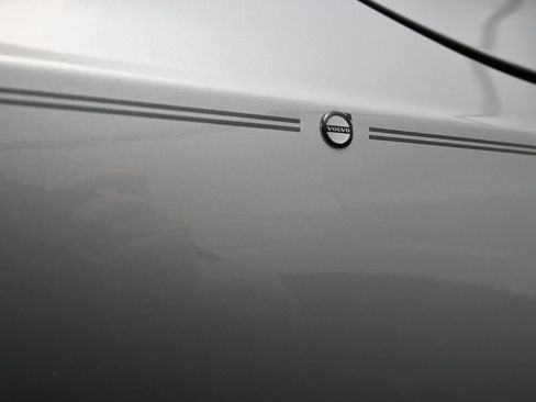 Used 2023 Volvo XC90 B6 Plus w/ Protection Package Premier image 19