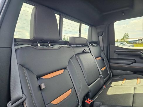 Used 2022 GMC Sierra 1500 AT4 w/ AT4 Premium Package AWD/4WD image 13