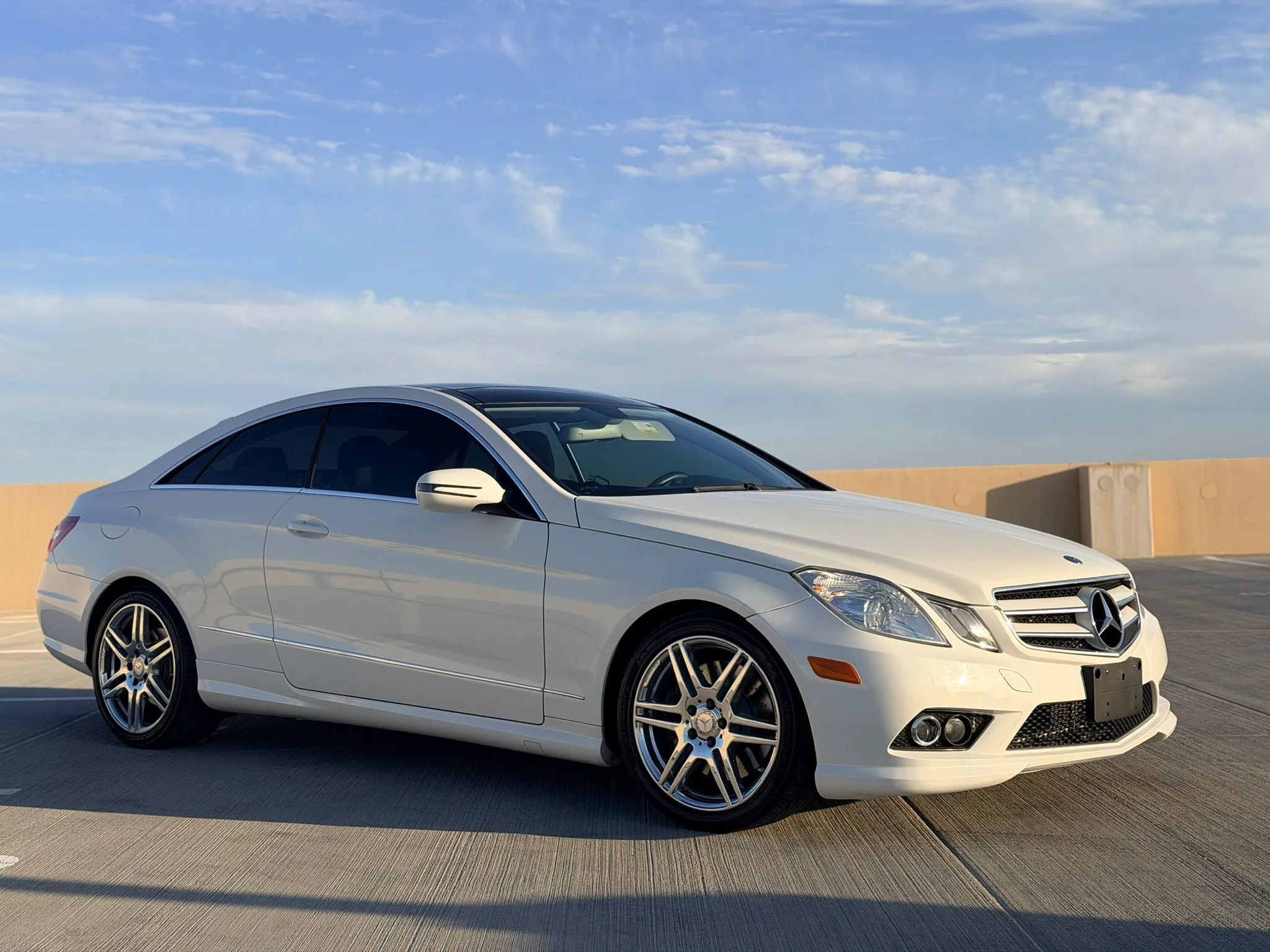Used 2010 Mercedes-Benz E 550 Coupe image 4