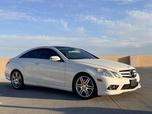 Used 2010 Mercedes-Benz E 550 Coupe image 4