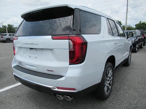 Used 2026 GMC Yukon Denali w/ Sun & Power Step Package RWD image 7