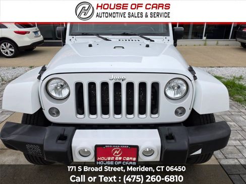 Used 2016 Jeep Wrangler Unlimited Sahara w/ Dual Top Group AWD/4WD image 10