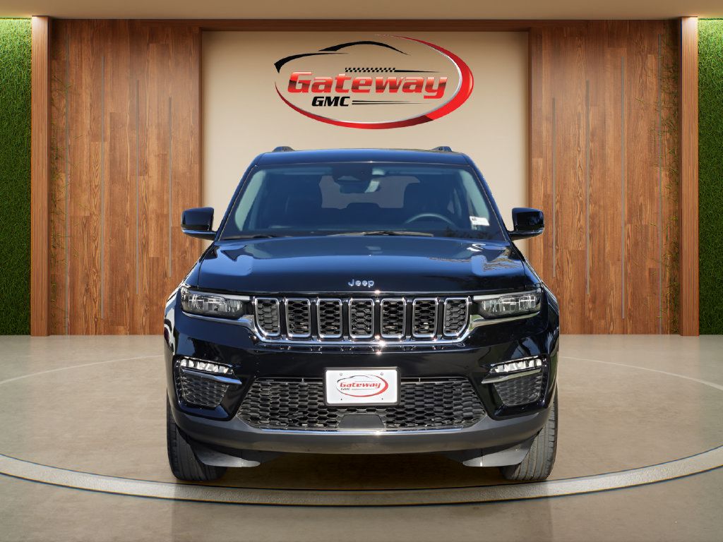 Used 2023 Jeep Grand Cherokee Limited AWD/4WD image 2