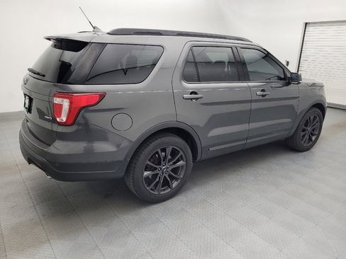 Used 2018 Ford Explorer XLT w/ Equipment Group 202A AWD/4WD image 10