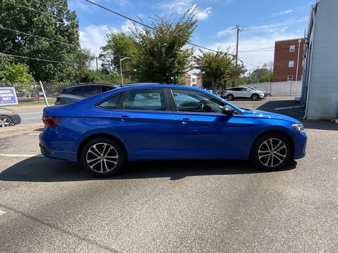 Certified 2024 Volkswagen Jetta Sport image 2