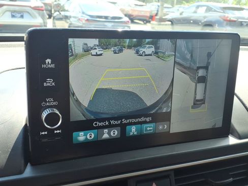 Used 2025 Honda Pilot Elite image 25