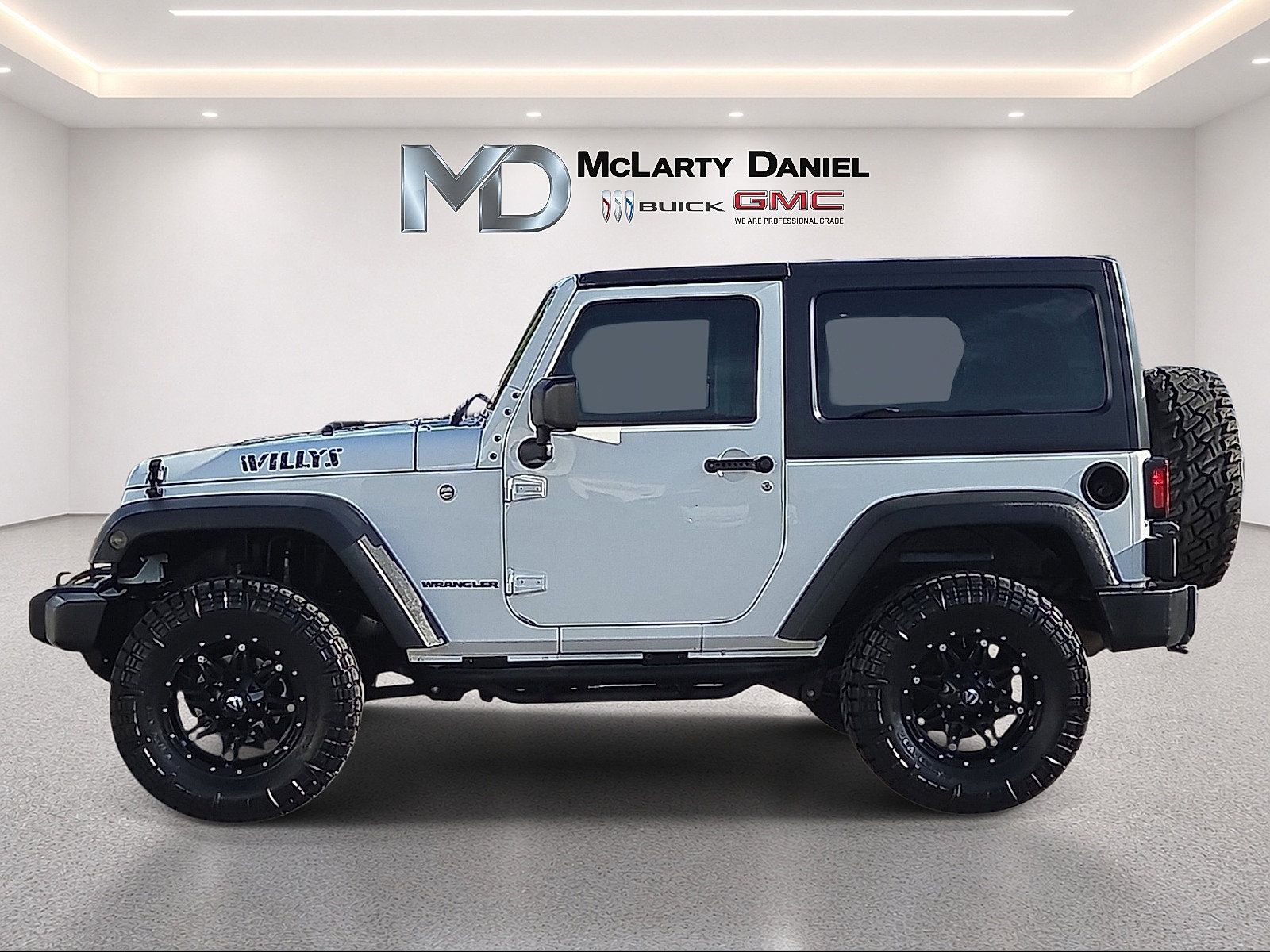 Used 2017 Jeep Wrangler Sport AWD/4WD image 2
