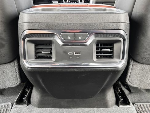 Used 2024 GMC Sierra 2500 Denali Ultimate image 25