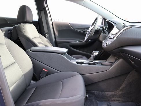 Used 2025 Chevrolet Malibu LT image 9