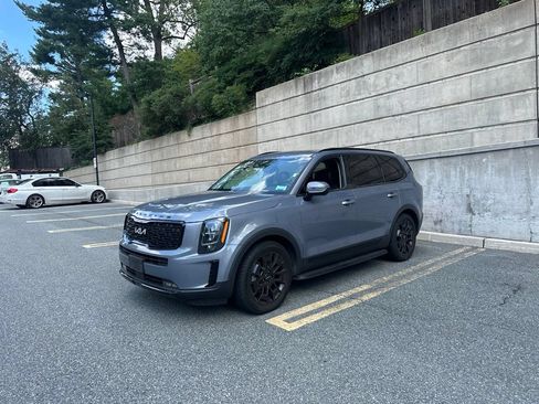 Certified 2022 Kia Telluride SX w/ SX Prestige Package AWD/4WD image 3