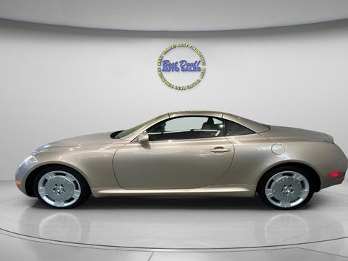 Used 2005 Lexus SC 430 Convertible RWD image 3
