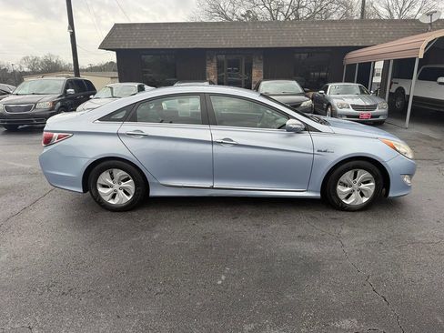 Used 2013 Hyundai Sonata Hybrid image 2