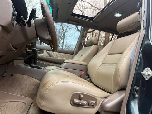 Used 1996 Toyota Land Cruiser image 33