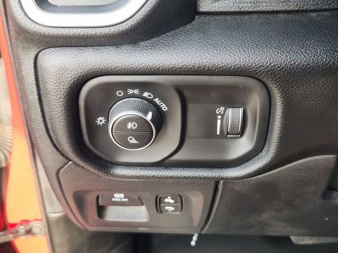 Used 2020 RAM 1500 Lone Star image 29