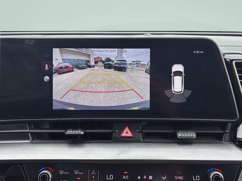 Used 2024 Kia Sportage EX FWD image 18