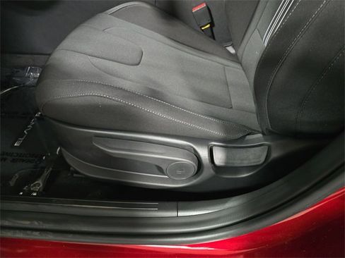 New 2025 Hyundai Elantra Sport image 12