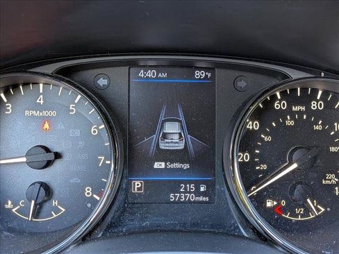 Used 2020 Nissan Rogue SV FWD image 11