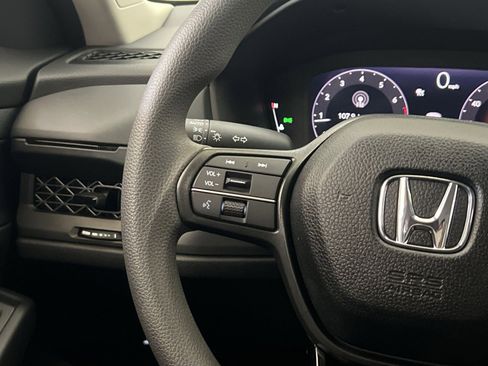 Used 2025 Honda Accord LX image 31