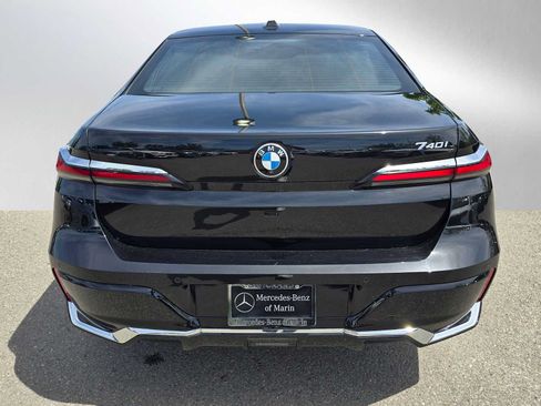 Used 2024 BMW 740i RWD image 4
