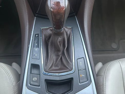 Used 2011 Cadillac SRX Luxury image 18