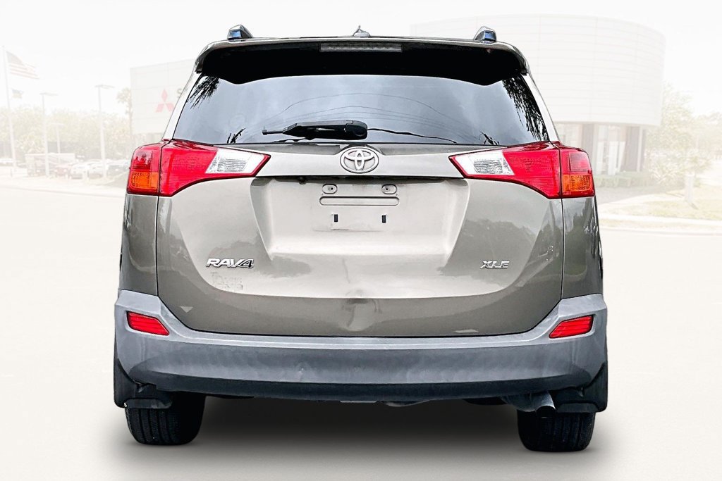 Used 2015 Toyota RAV4 XLE FWD image 5