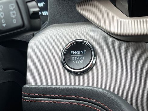 Used 2025 Ford Explorer Active w/ Active Comfort Package image 24