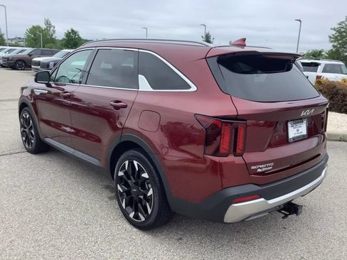 Used 2024 Kia Sorento EX w/ Panoramic Sunroof Package FWD image 6