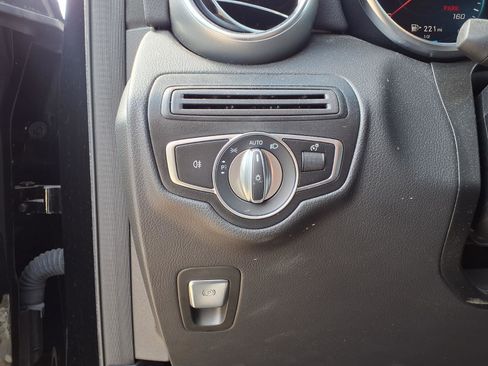 Used 2023 Mercedes-Benz GLC 300 4MATIC Coupe image 19