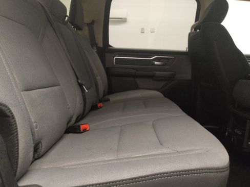 Used 2019 RAM 1500 Big Horn AWD/4WD image 19