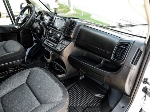 Used 2023 RAM ProMaster 2500 FWD image 9