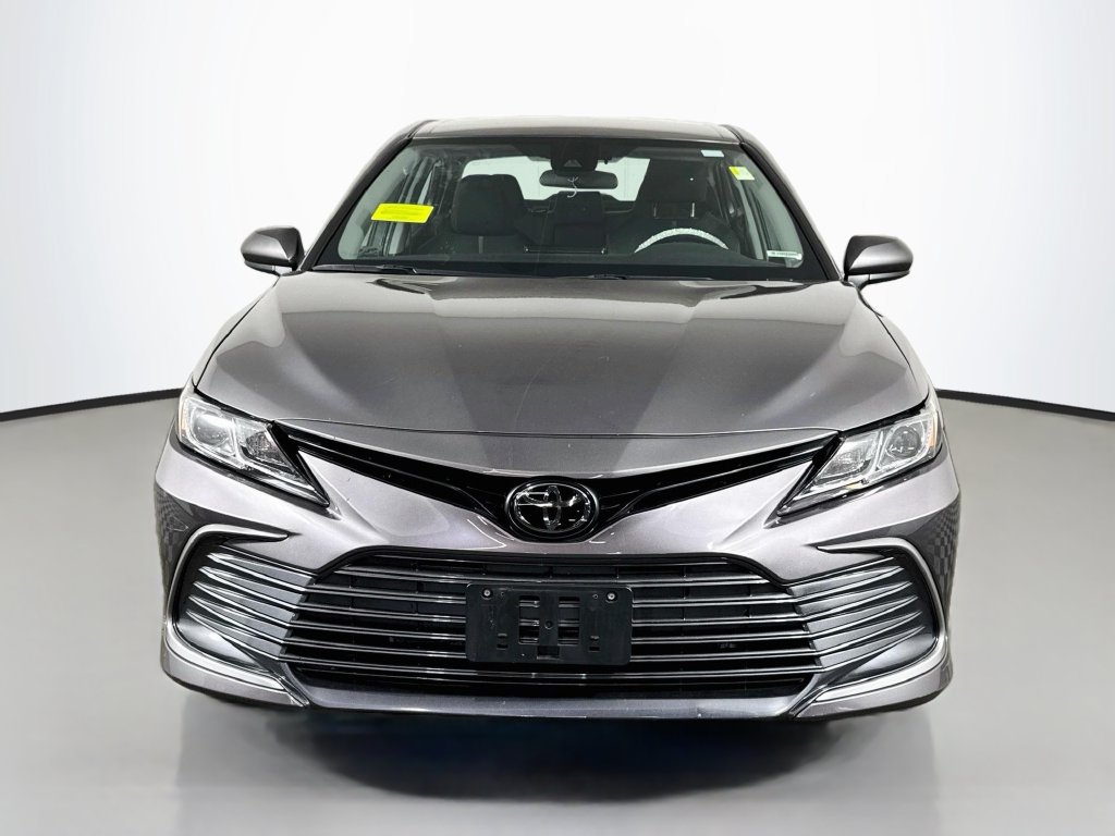Used 2022 Toyota Camry LE AWD/4WD image 9