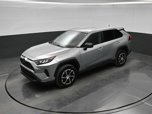 Used 2022 Toyota RAV4 LE FWD image 30