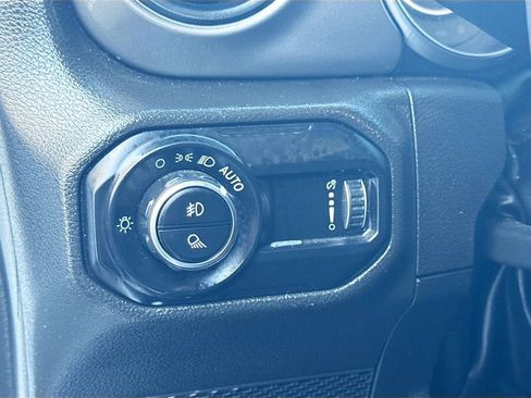 Used 2023 Jeep Gladiator Sport AWD/4WD image 10