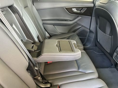 Used 2025 Audi Q7 3.0T Premium Plus image 27
