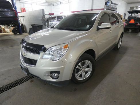 Used 2011 Chevrolet Equinox LT image 1