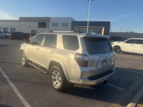 Used 2024 Toyota 4Runner SR5 Premium w/ Moonroof Package image 2