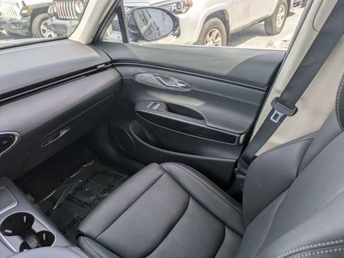 Used 2023 Genesis GV70 2.5T AWD/4WD image 18
