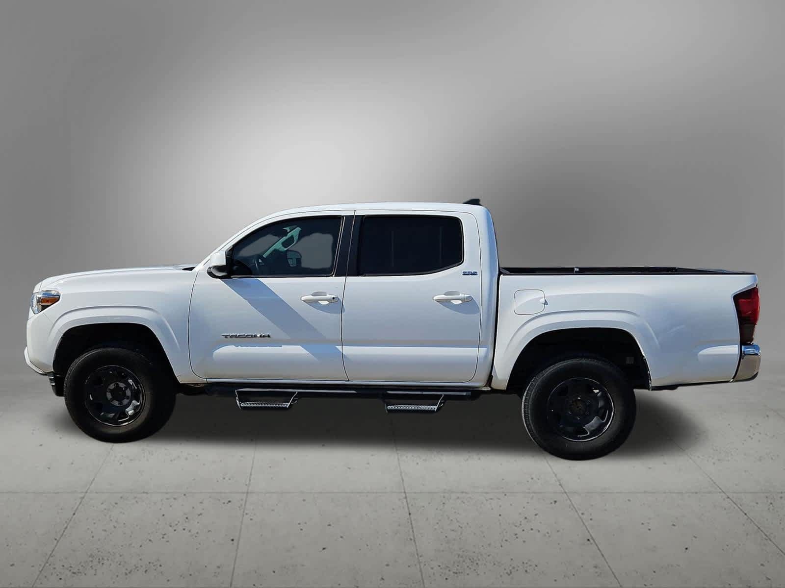 Used 2020 Toyota Tacoma SR5 RWD image 2