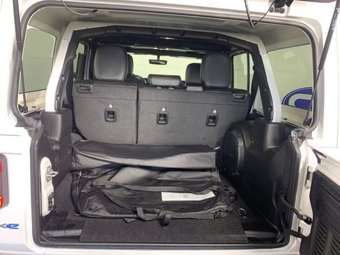 Used 2022 Jeep Wrangler Unlimited Sahara w/ Cold Weather Group image 35