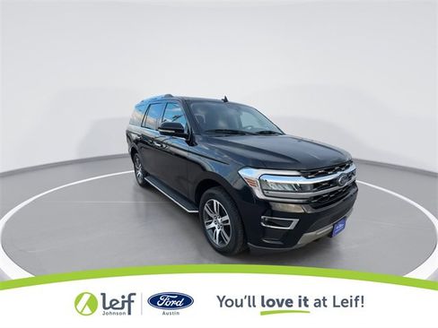 Used 2022 Ford Expedition Limited image 2