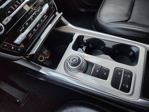 Used 2023 Ford Explorer Limited image 12