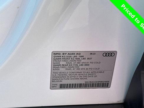 Used 2024 Audi Q8 e-tron Premium AWD/4WD image 40