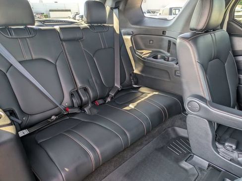 Used 2023 Honda Pilot TrailSport image 36