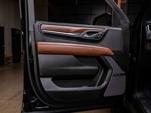 Used 2023 GMC Yukon Denali Ultimate image 37